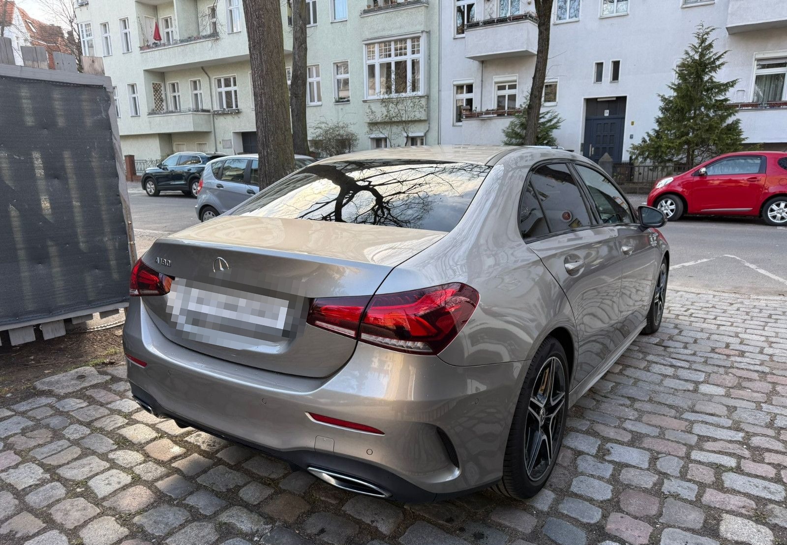 Mercedes-Benz A 180 AMG Line Limousine Automatik foto 4