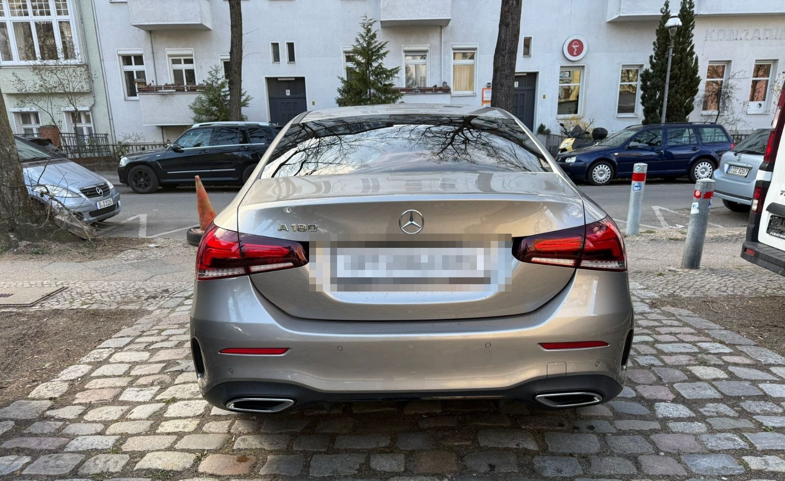 Mercedes-Benz A 180 AMG Line Limousine Automatik foto 6