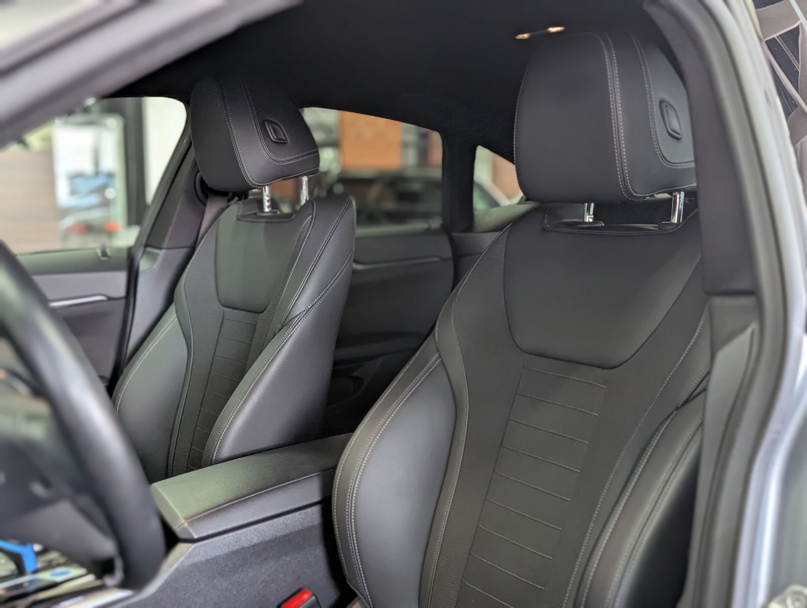 BMW i4 eDrive40 Gran Coupé AHK LED KAM LEDER SoH 95% foto 11