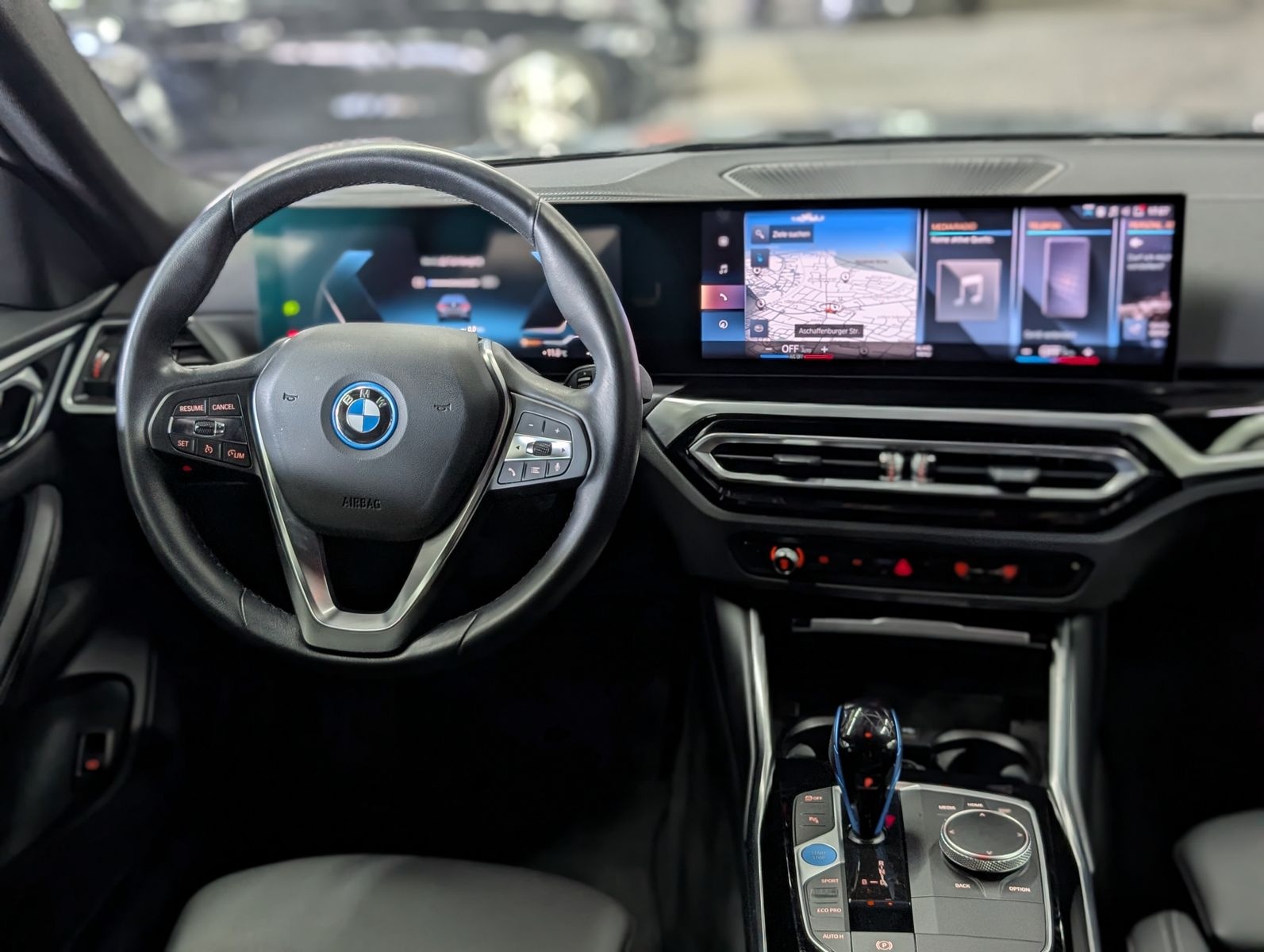 BMW i4 eDrive40 Gran Coupé AHK LED KAM LEDER SoH 95% foto 12