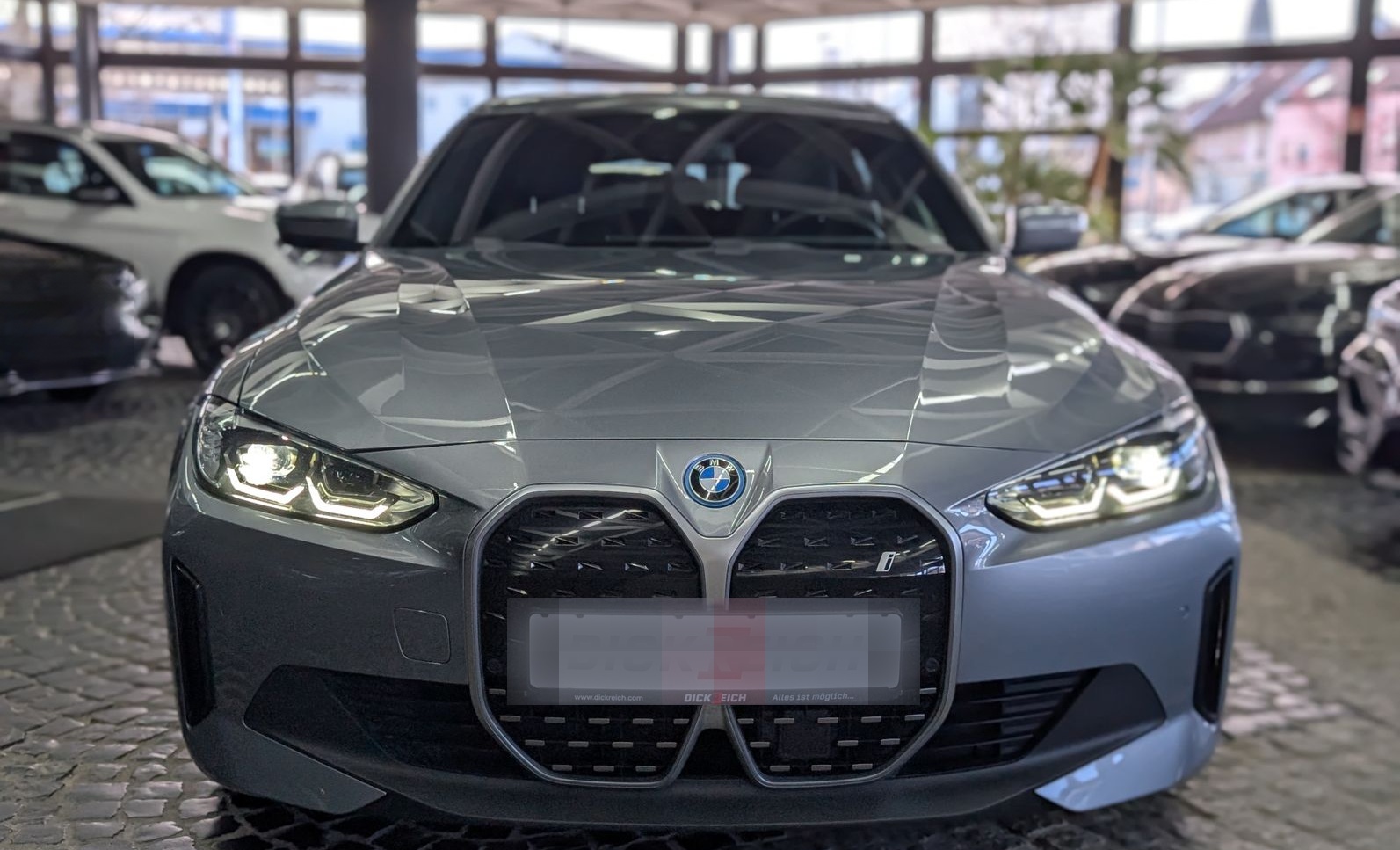 BMW i4 eDrive40 Gran Coupé AHK LED KAM LEDER SoH 95% foto 3