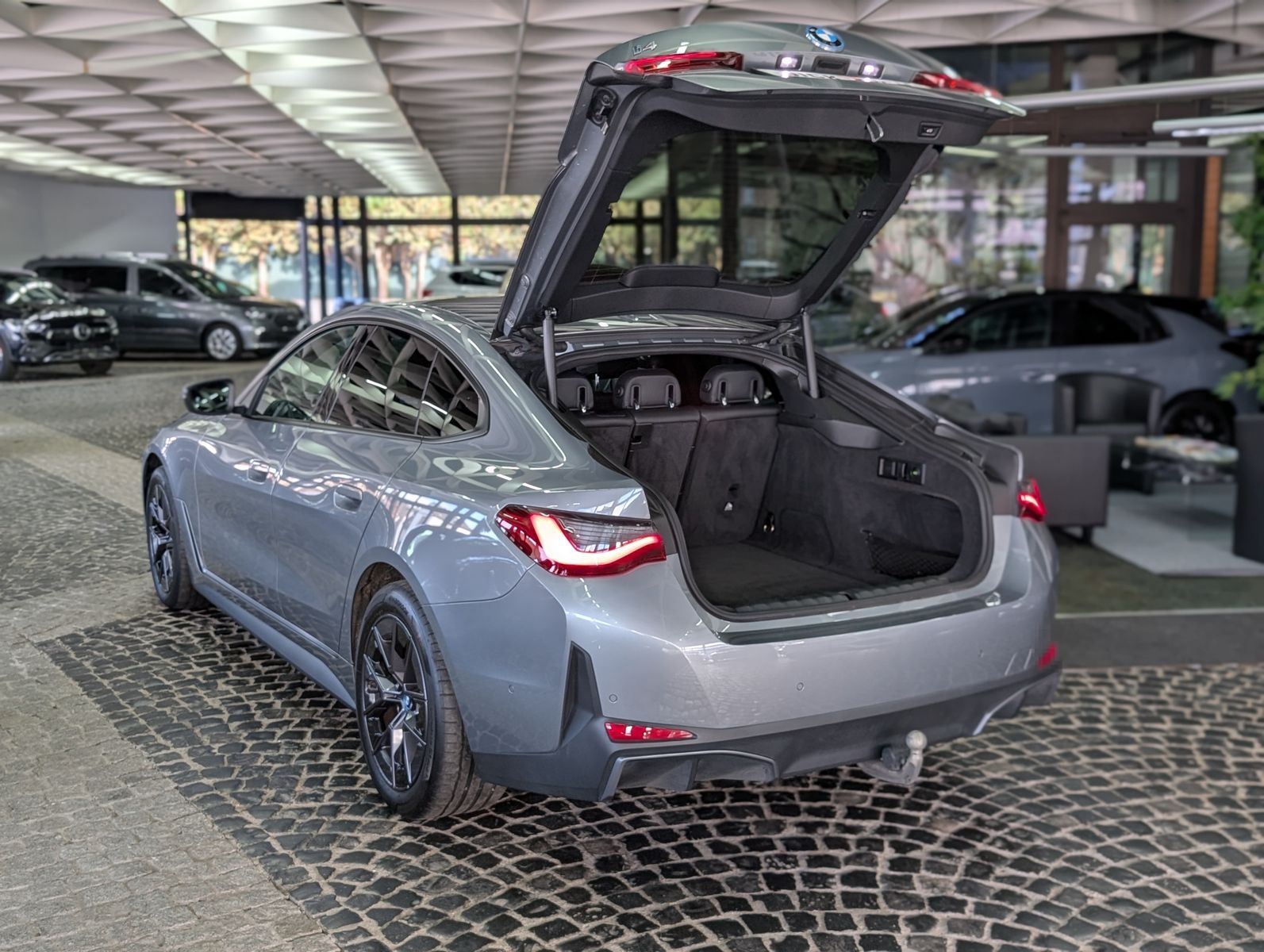 BMW i4 eDrive40 Gran Coupé AHK LED KAM LEDER SoH 95% foto 23
