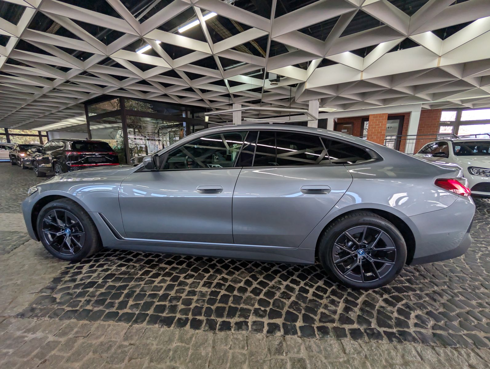 BMW i4 eDrive40 Gran Coupé AHK LED KAM LEDER SoH 95% foto 5