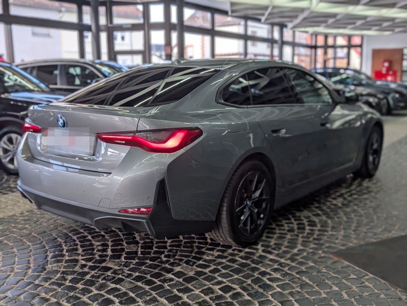 BMW i4 eDrive40 Gran Coupé AHK LED KAM LEDER SoH 95% foto 8