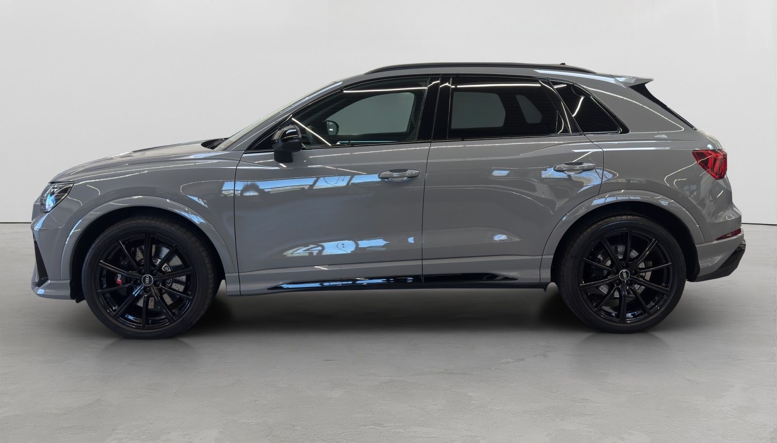 Audi RS Q3 2.5 TFSI quattro Black AHK Matrix RS-Sport foto 3