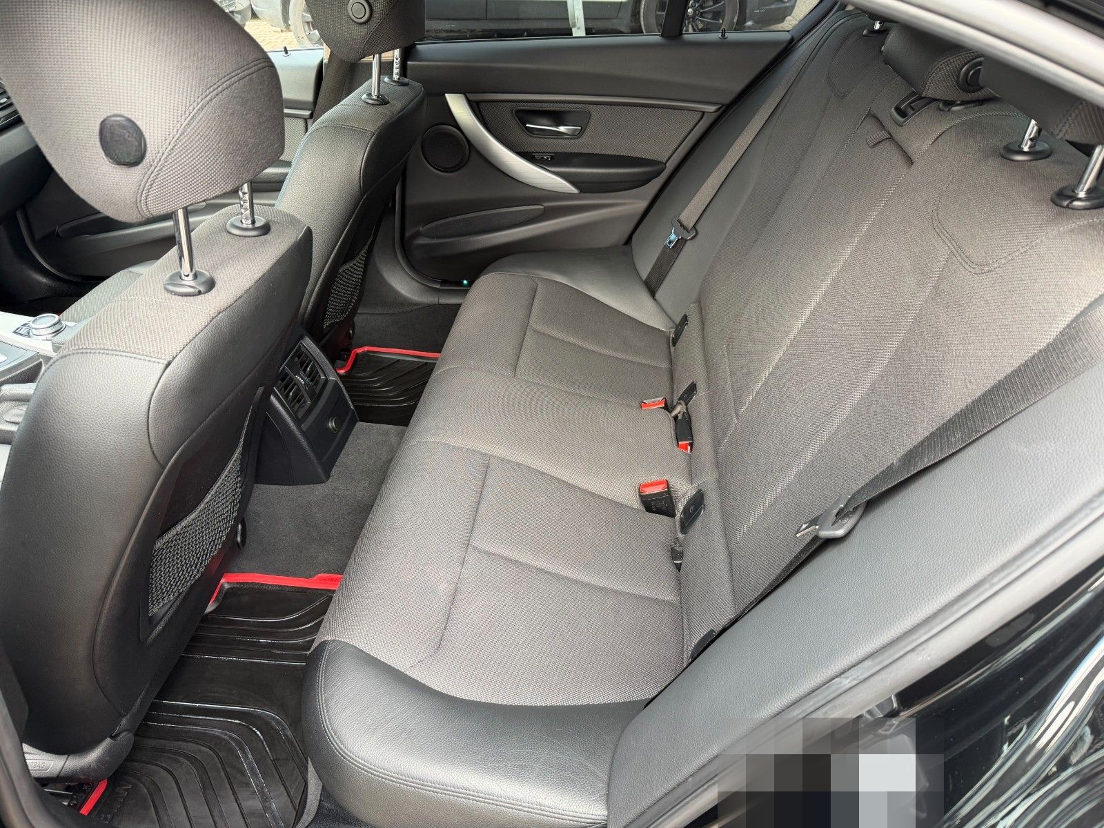 BMW 320 3 Limousine 320 d Advantage foto 25