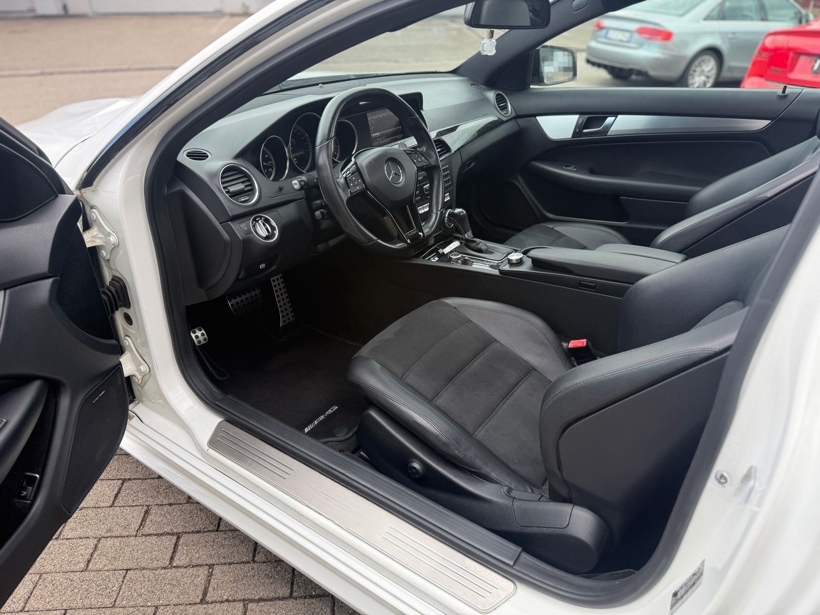 Mercedes-Benz C 63 AMG C Coupe C 63 AMG foto 16