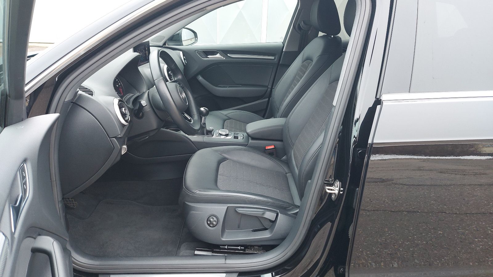 Audi A3 Sportback 35 TDI design LED SHZ Navi PDC foto 9