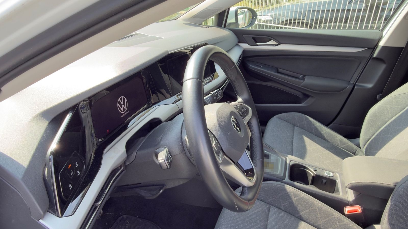 Volkswagen Golf 2.0 TDI SCR DSG Life LED ACC 2.Hand foto 16