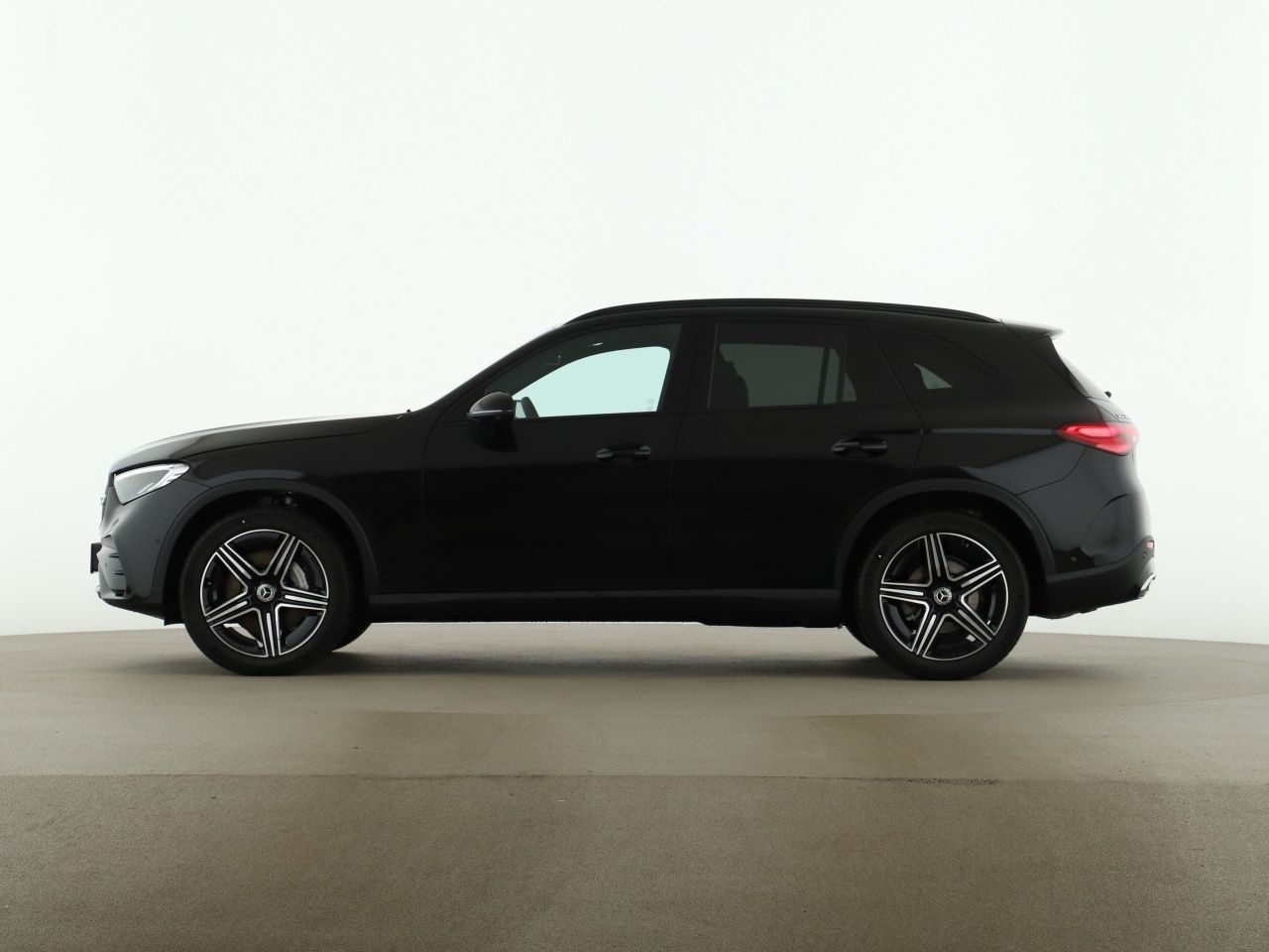 Mercedes-Benz GLC 200 d 4M AMG Night MBUX AHK Distronic 360 foto 4