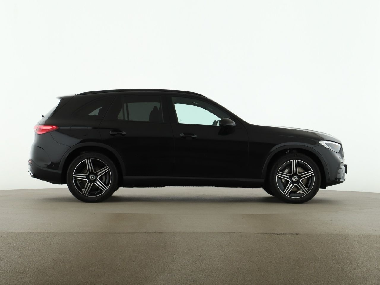 Mercedes-Benz GLC 200 d 4M AMG Night MBUX AHK Distronic 360 foto 8