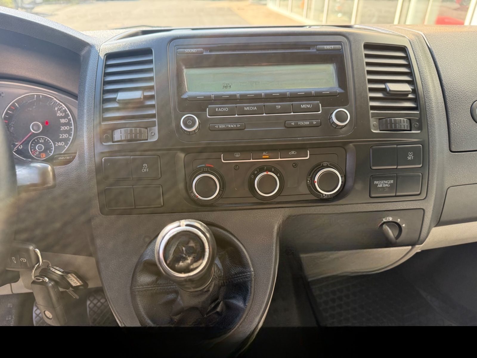 Volkswagen T5 Transporter Kombi 2.0TDI lang 9 Sitze 2xKlima foto 12