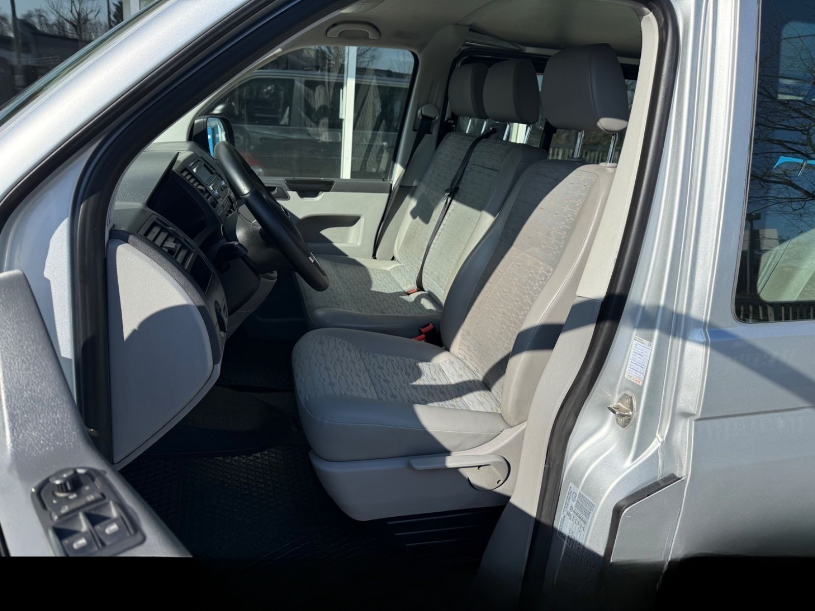 Volkswagen T5 Transporter Kombi 2.0TDI lang 9 Sitze 2xKlima foto 10