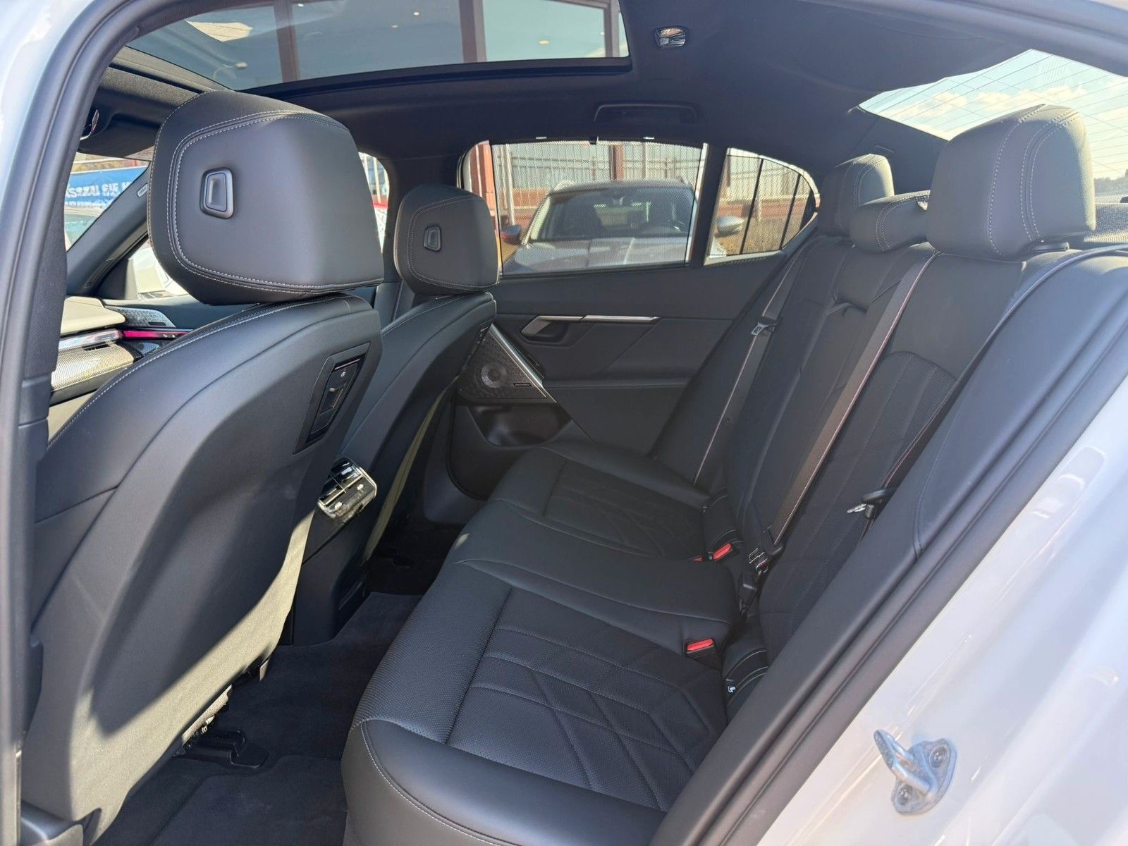 BMW 540d xDrive M PRO HUD AHK PANO STHZ AKTIVSITZ 20 foto 18