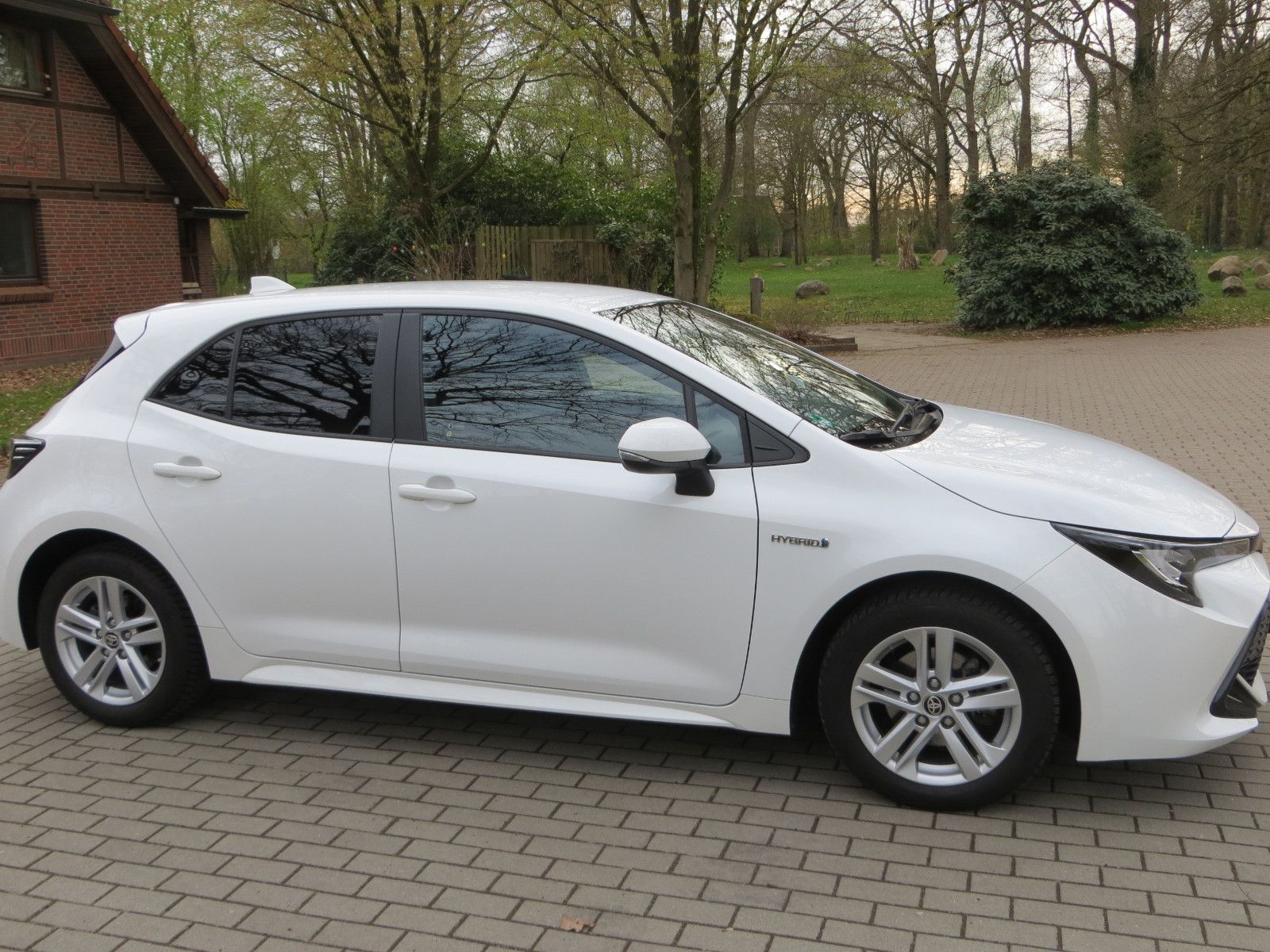 Toyota Corolla Hybrid Business Edition R-Kam +div. Ass foto 3