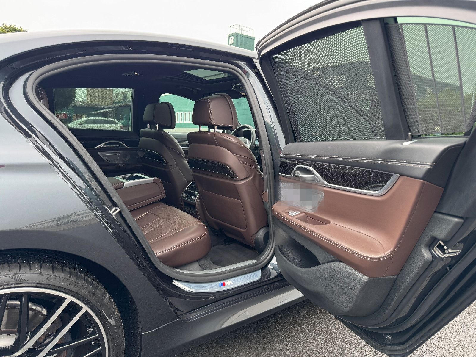 BMW 740e IPerfomance M-Sportpaket Laser B&W Driv Ass foto 18
