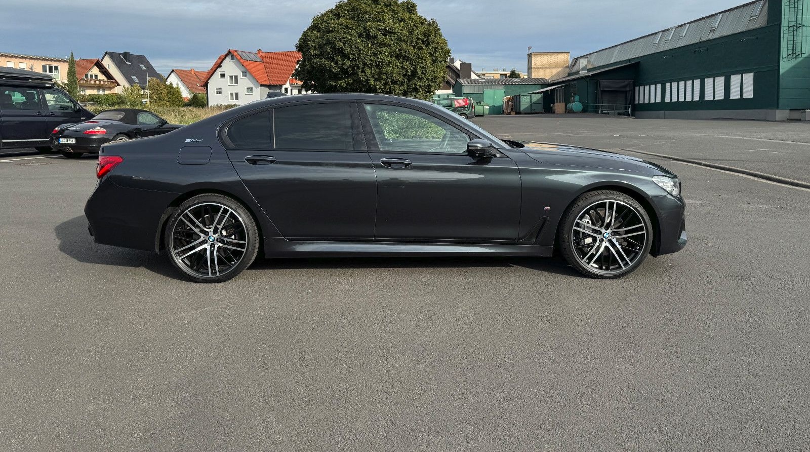 BMW 740e IPerfomance M-Sportpaket Laser B&W Driv Ass foto 4