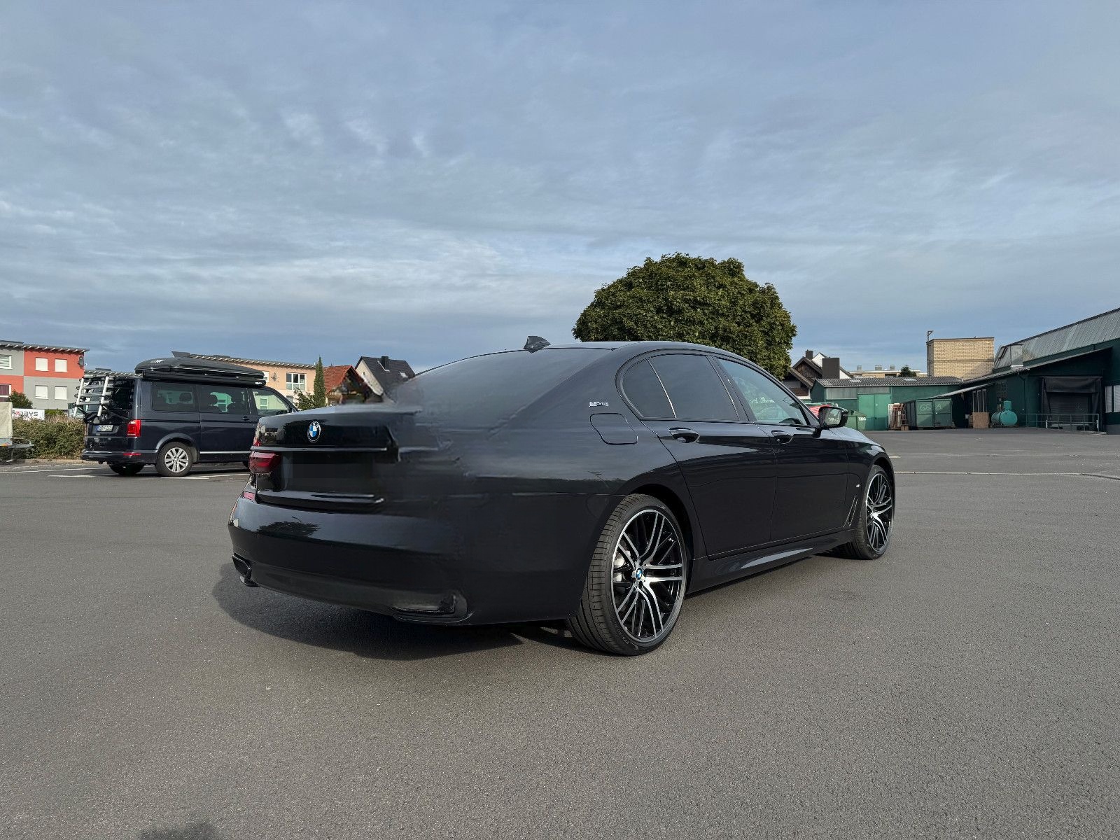 BMW 740e IPerfomance M-Sportpaket Laser B&W Driv Ass foto 5