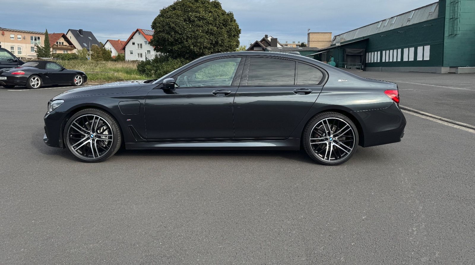BMW 740e IPerfomance M-Sportpaket Laser B&W Driv Ass foto 8