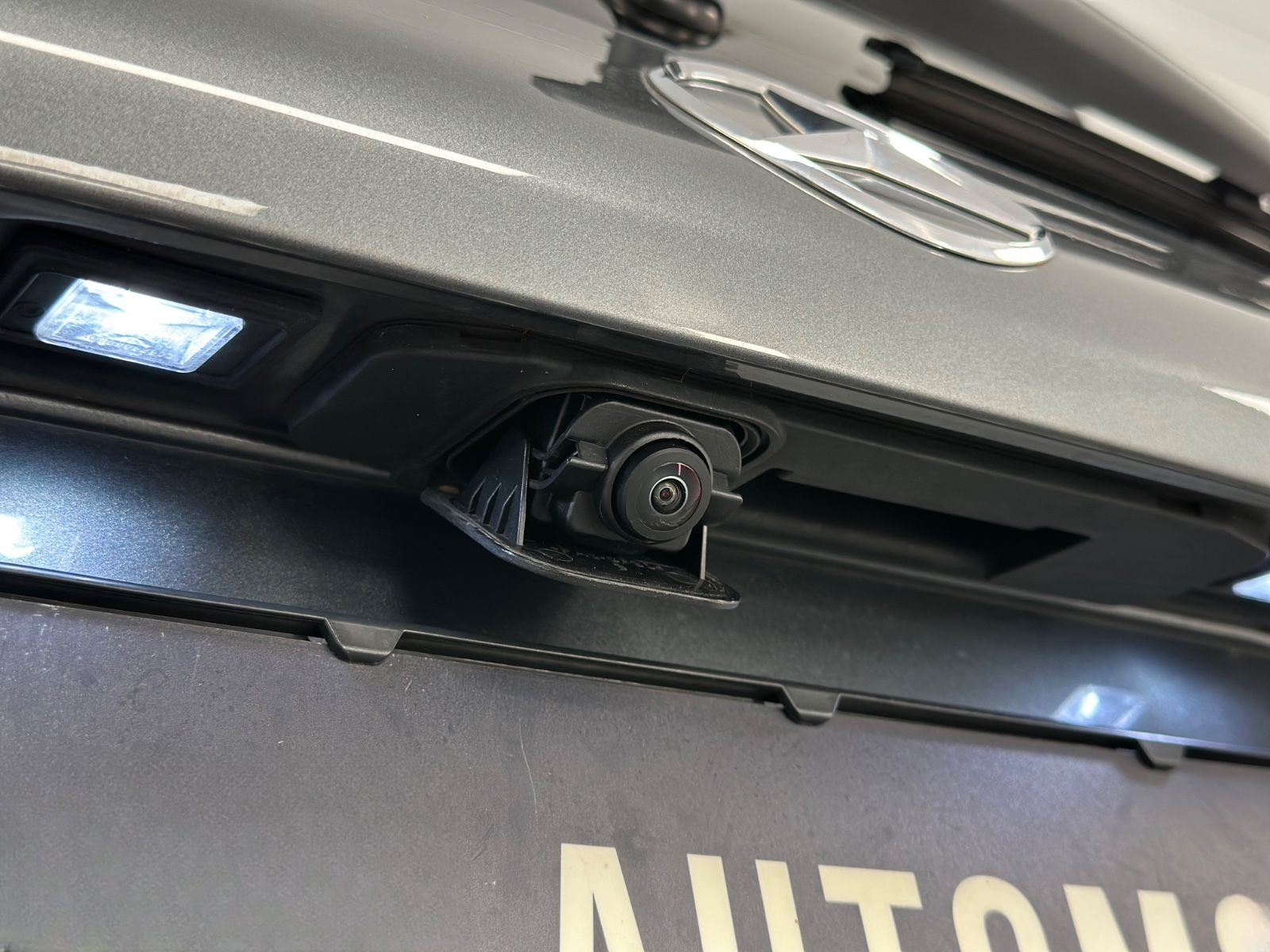 Mercedes-Benz GLC 300 e 4+Matic AMG Distronic AHK 360° Kamera foto 17