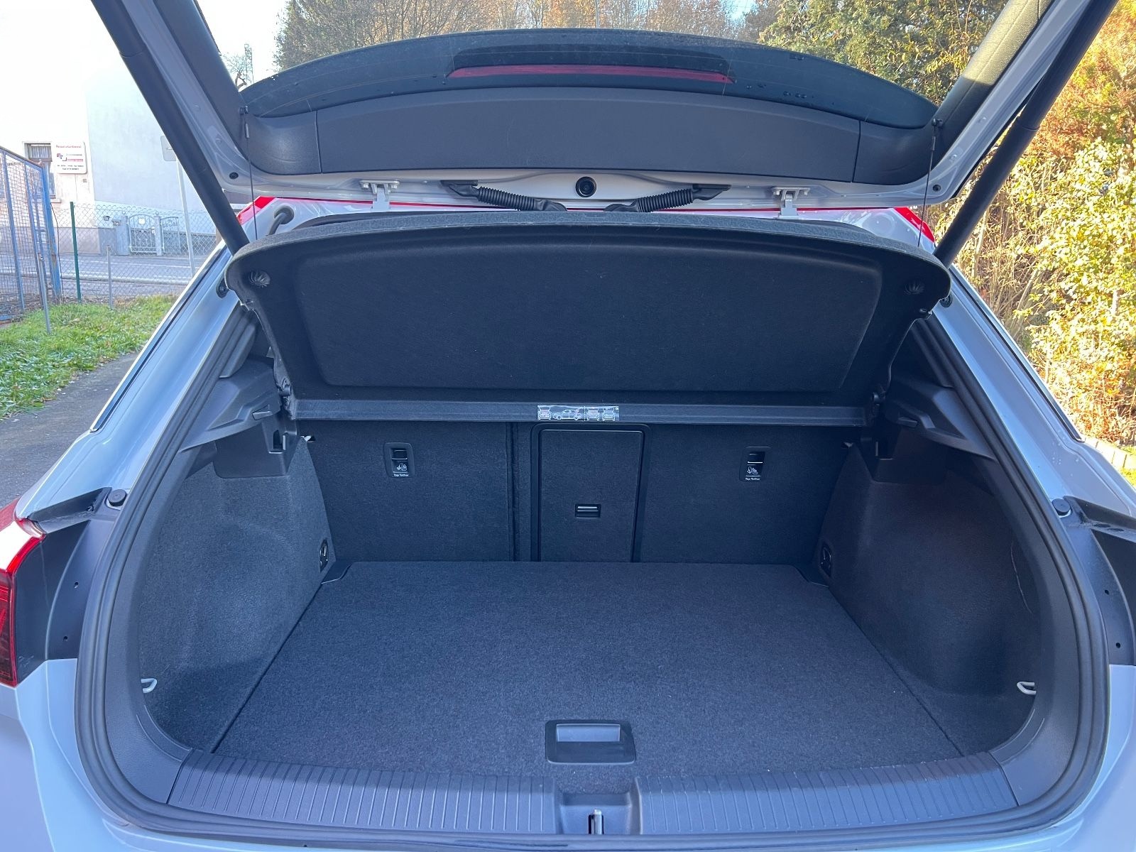 Volkswagen T-Roc Sport*STHZ*AHK*NAVI*ALS foto 9