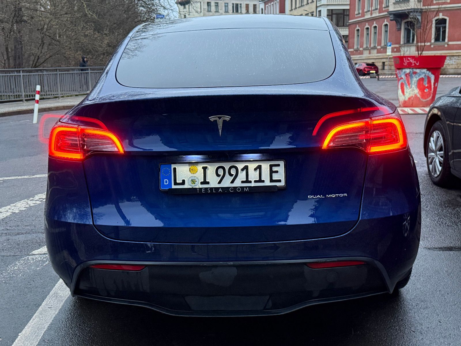 Tesla Model Y LR AWD + comfort suspension foto 2
