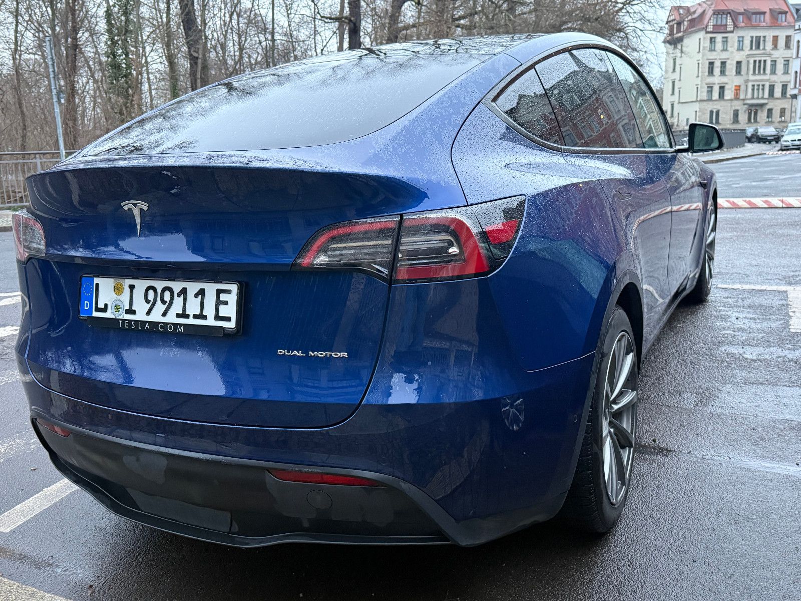 Tesla Model Y  LR AWD + comfort suspension foto 16