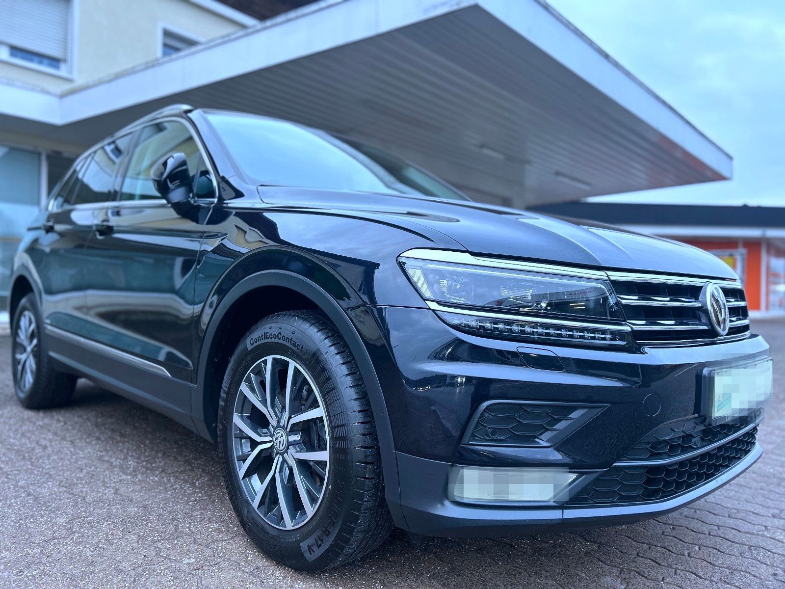Volkswagen Tiguan 2,0 Ltr. Aut. 4Motion  Bi-Xenon Navi AHK foto 2