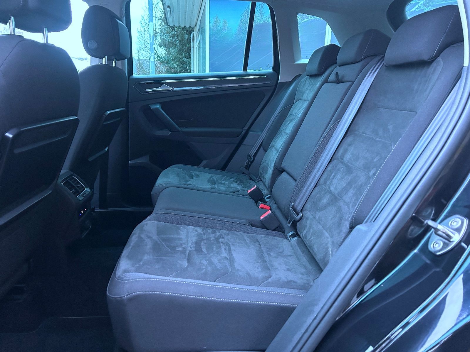 Volkswagen Tiguan 2,0 Ltr. Aut. 4Motion  Bi-Xenon Navi AHK foto 20