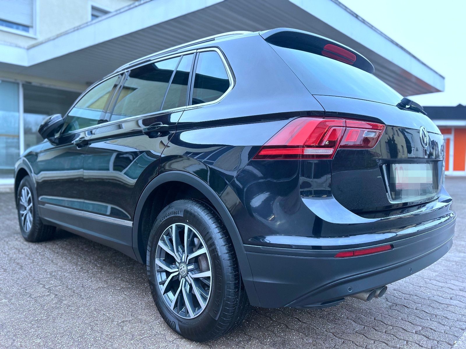 Volkswagen Tiguan 2,0 Ltr. Aut. 4Motion  Bi-Xenon Navi AHK foto 6