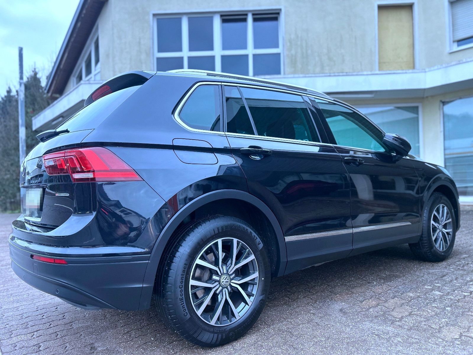 Volkswagen Tiguan 2,0 Ltr. Aut. 4Motion  Bi-Xenon Navi AHK foto 8