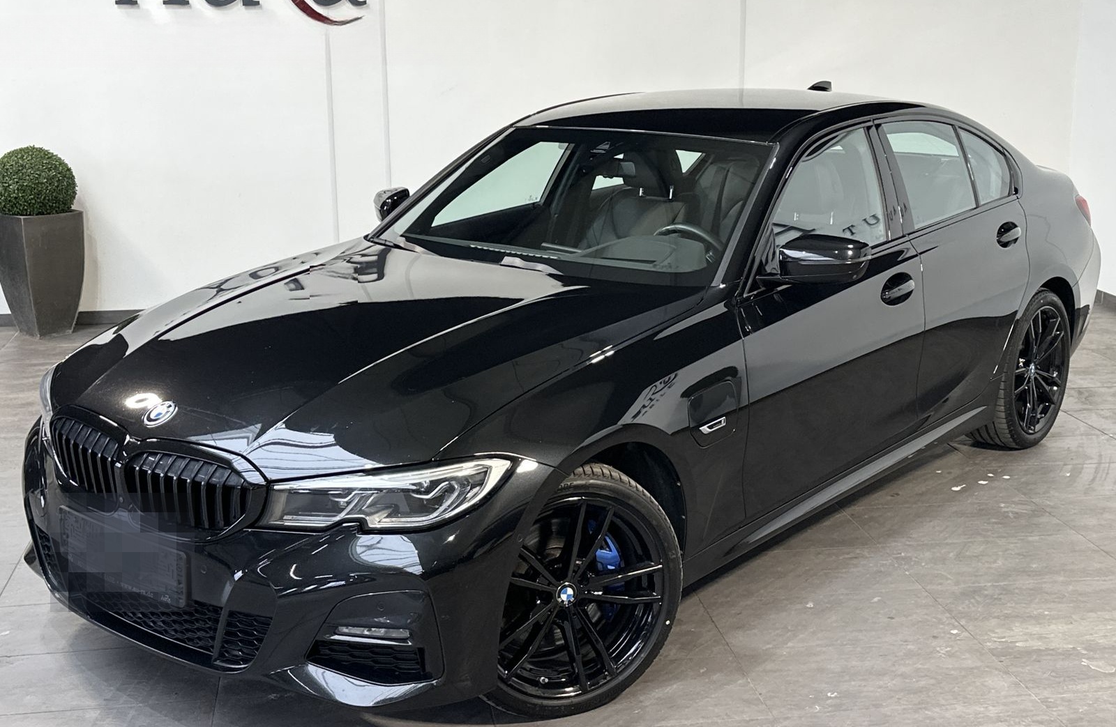 BMW 330e xDrive M-Sport NAV+LASER+360°+HEAD-UP+19ZO foto 2