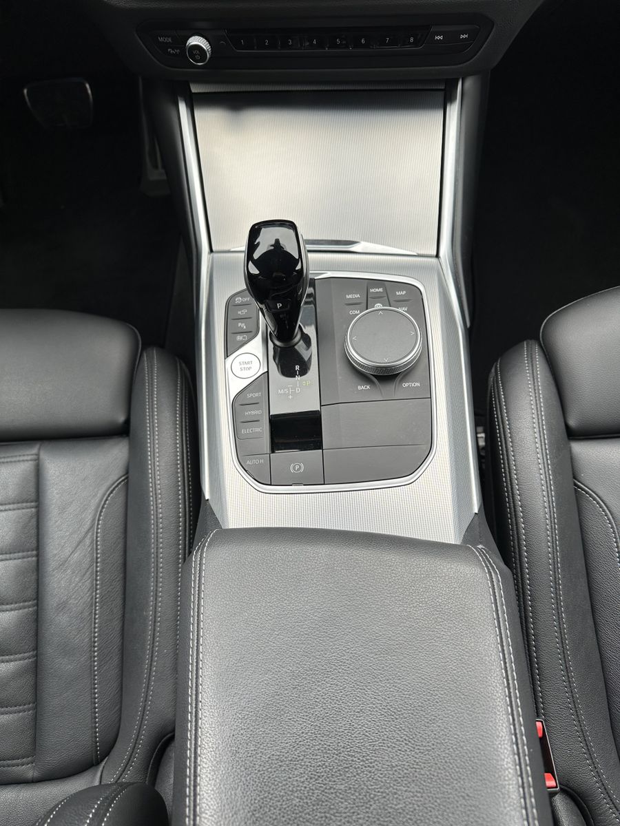 BMW 330e xDrive M-Sport NAV+LASER+360°+HEAD-UP+19ZO foto 12