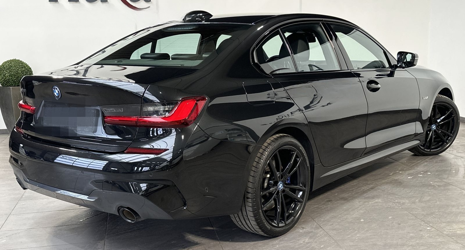 BMW 330e xDrive M-Sport NAV+LASER+360°+HEAD-UP+19ZO foto 4