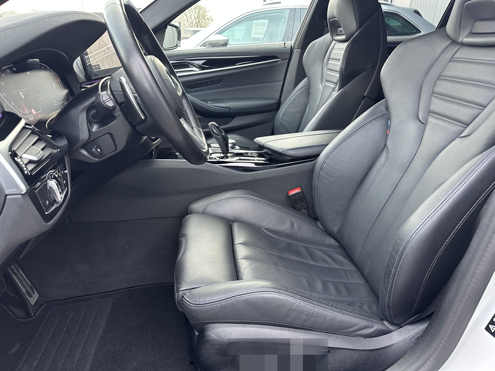 BMW 540d Touring xDrive M-Sport NAV+LASER+AHK+ACC+PA foto 10