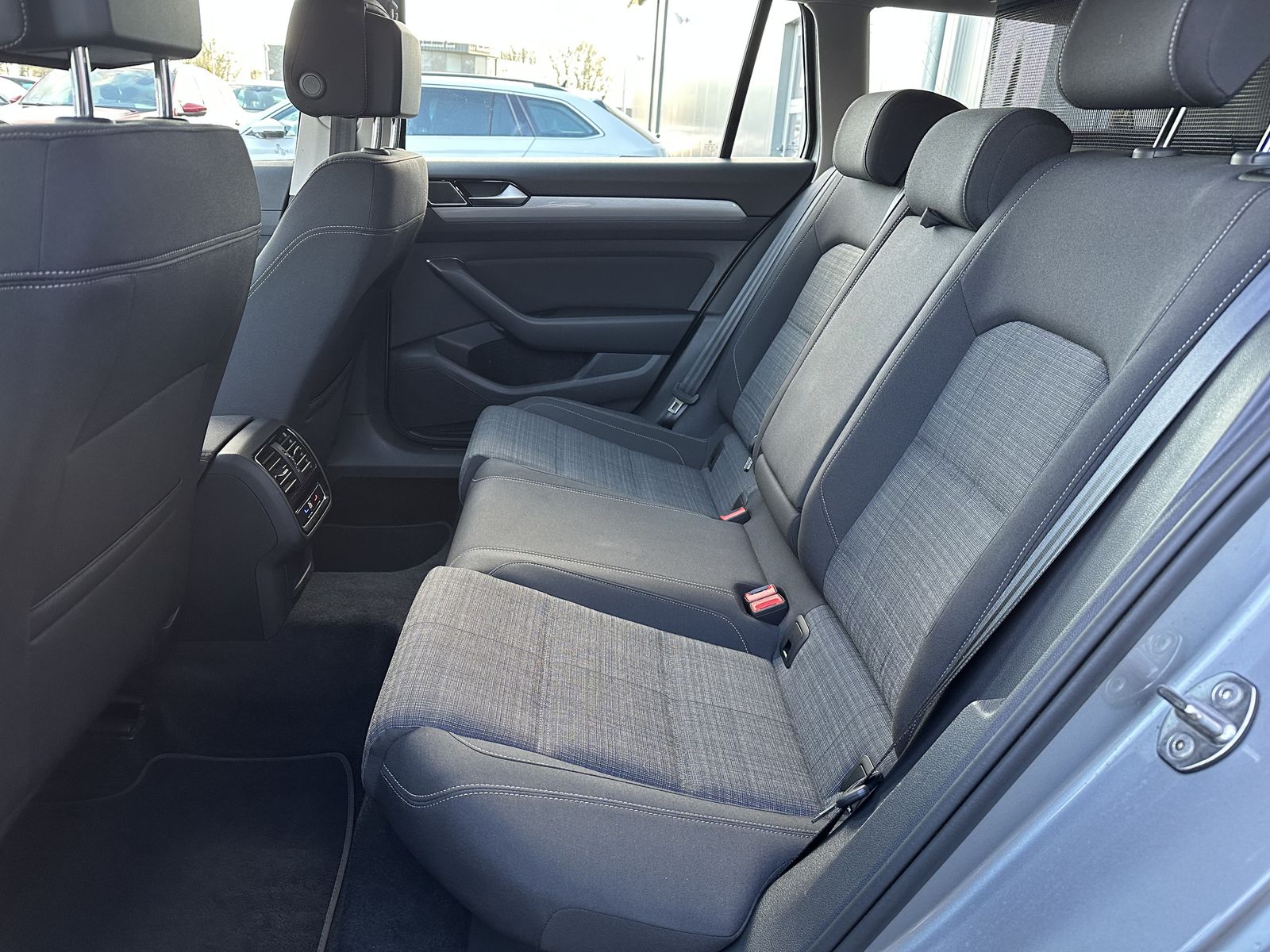 Volkswagen Passat Variant 2.0 TDI DSG Business NAV+LED+ACC  foto 9