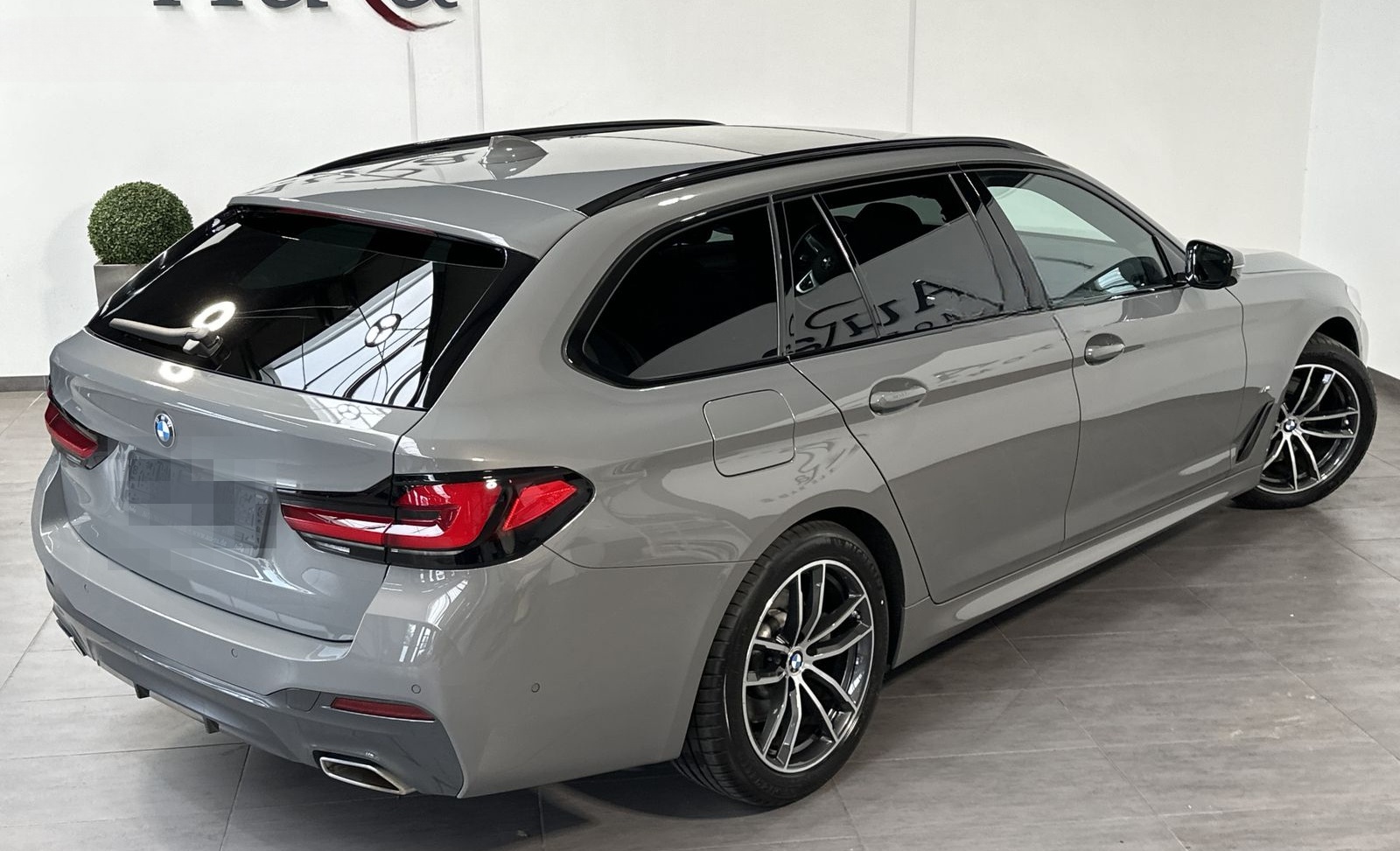 BMW 520d Touring xDrive M-Sport NAV+LED+PANO+KAMERA foto 5