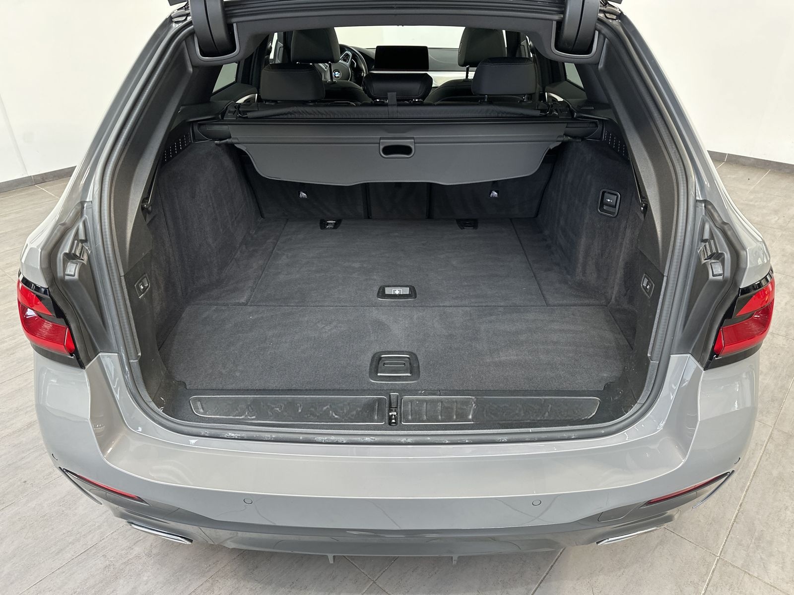 BMW 520d Touring xDrive M-Sport NAV+LED+PANO+KAMERA foto 6