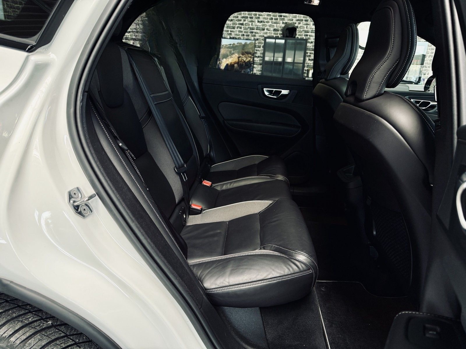 Volvo XC60 R Design|PANO|KAMERA|LED|ASSISTENZ+|SHZ| foto 16