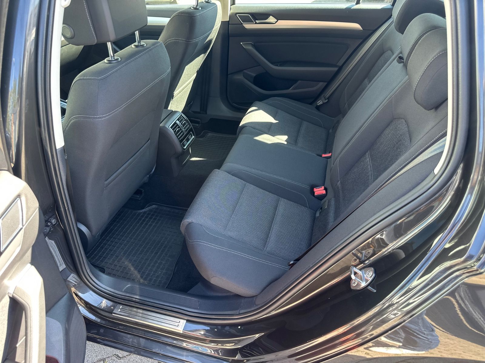 Volkswagen Passat Var. ComftLn BMT *1.Hnd *SHZ *Bluetooth foto 20