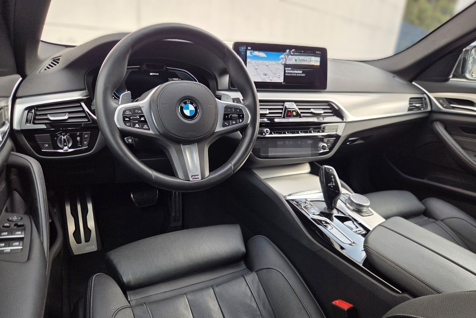 BMW 530e xDrive M Sport/HUD/KOMFORTSITZE/360°/ACC foto 6