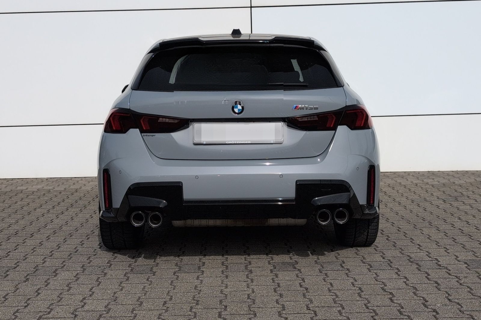 BMW M135 xDrive Limousine LED+LenkHZ+HUD+H&K+Komfort foto 5