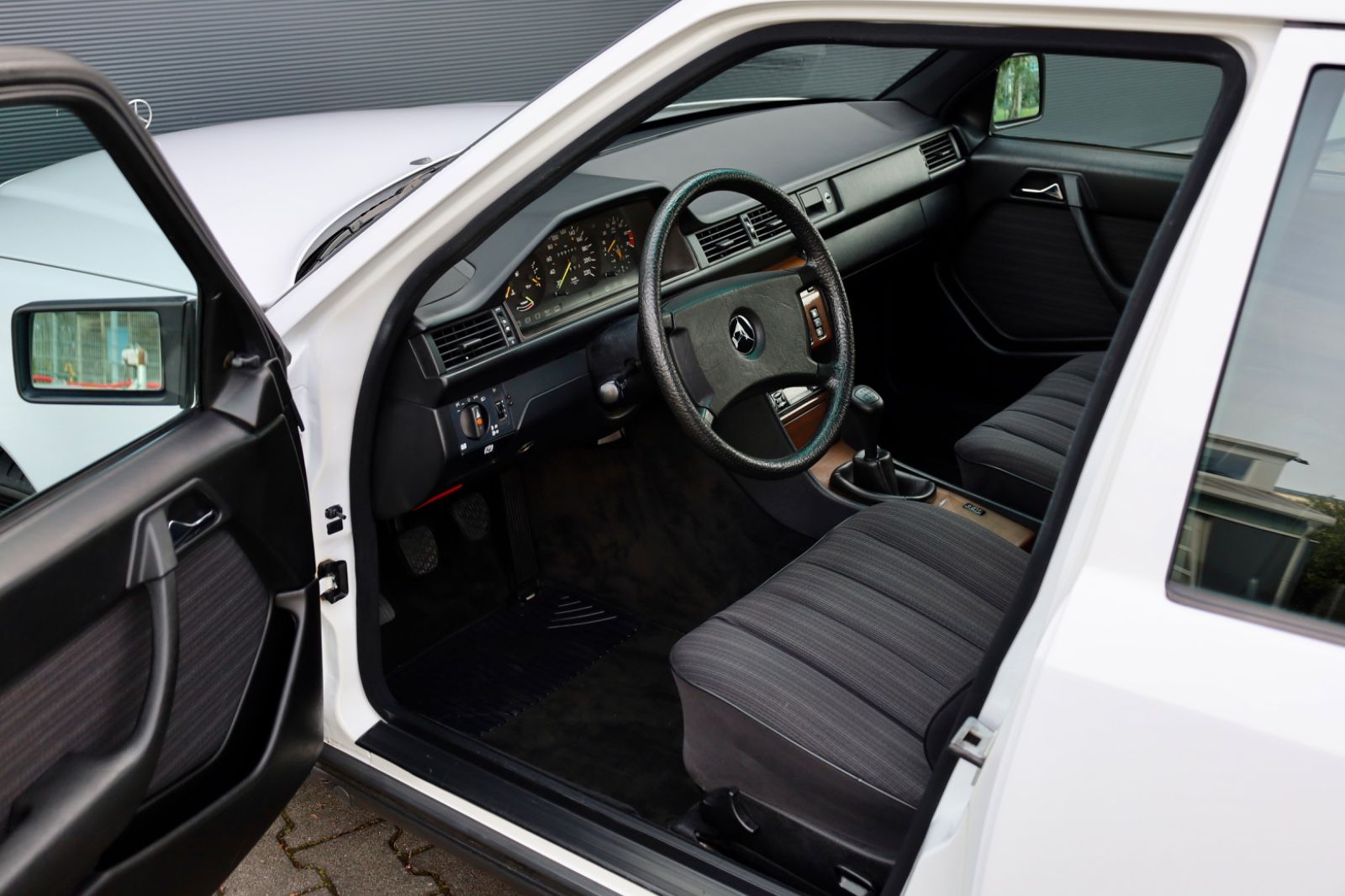 Mercedes-Benz 200TE *89TKM*KLIMAAUTOMATIC*H-ZULASSUNG* foto 6