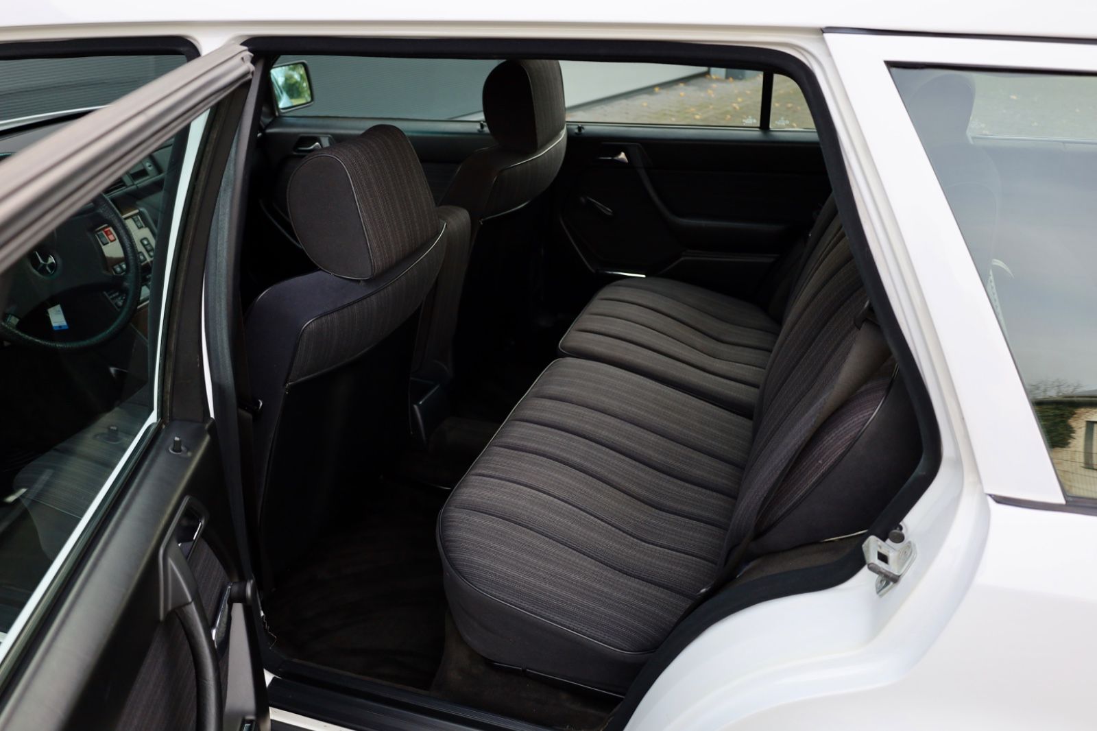 Mercedes-Benz 200TE *89TKM*KLIMAAUTOMATIC*H-ZULASSUNG* foto 8