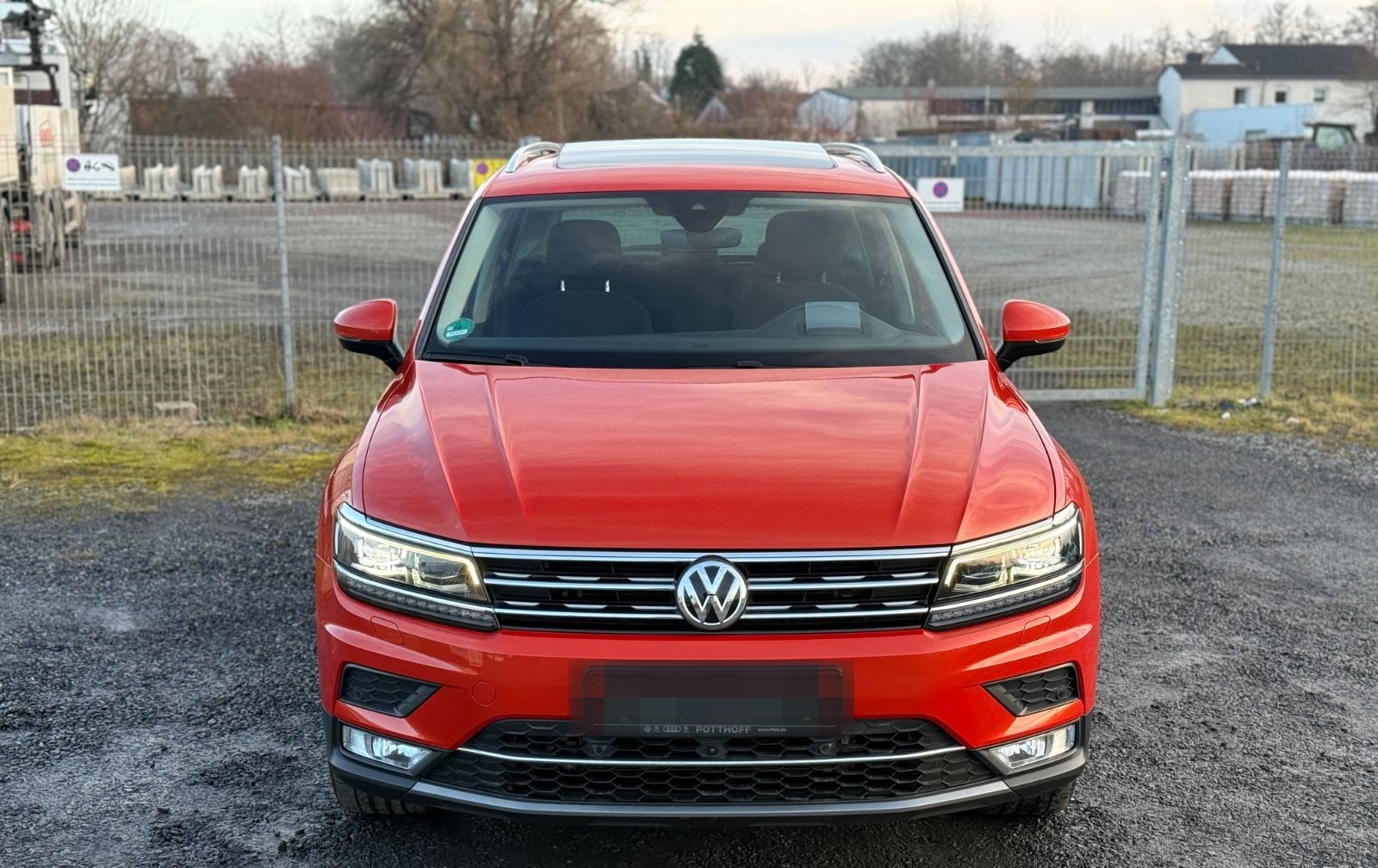 Volkswagen Tiguan Highline-4Motion-LED-KAMERA_PANO-VOLL- foto 4