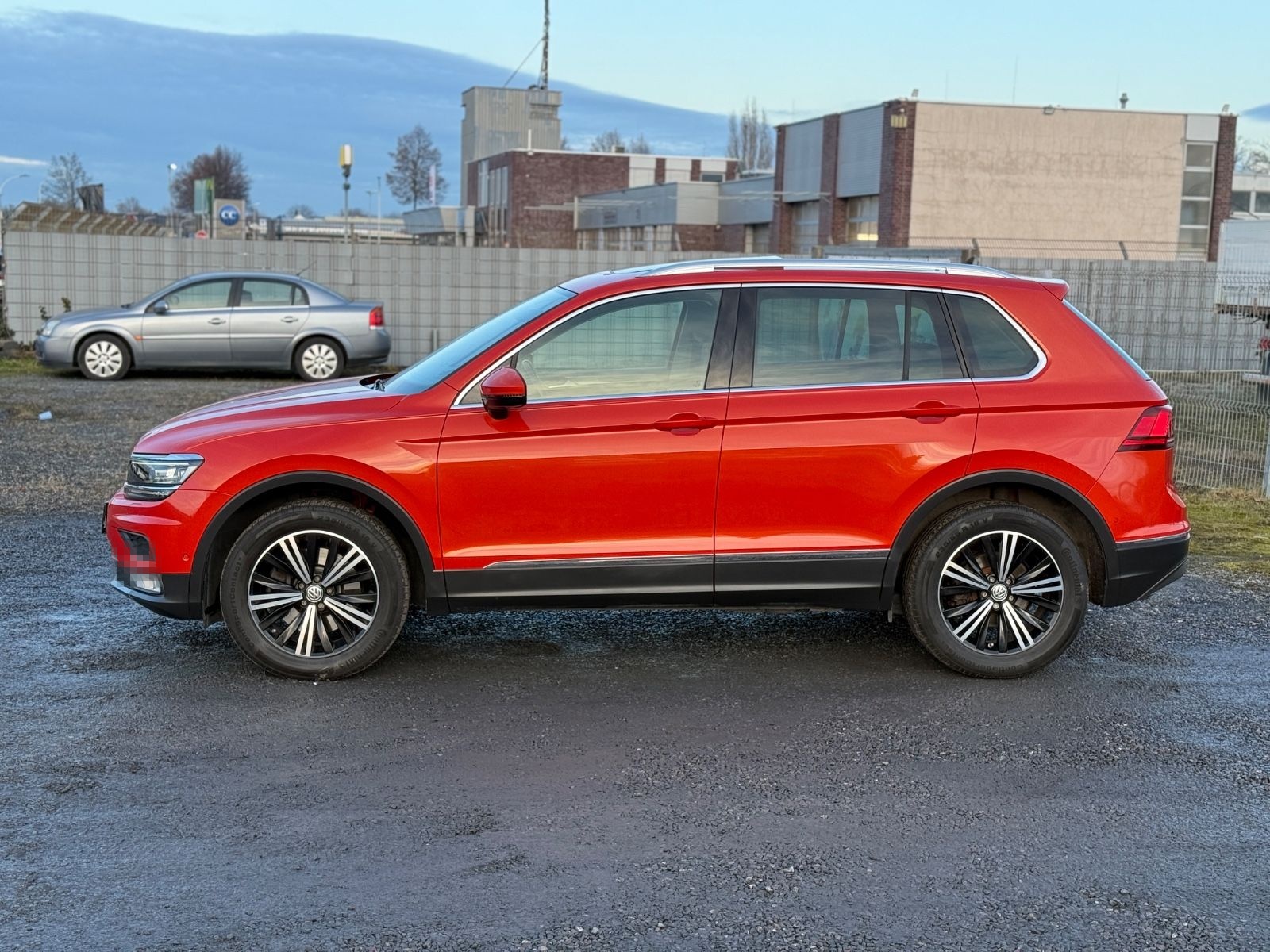 Volkswagen Tiguan Highline-4Motion-LED-KAMERA_PANO-VOLL- foto 5