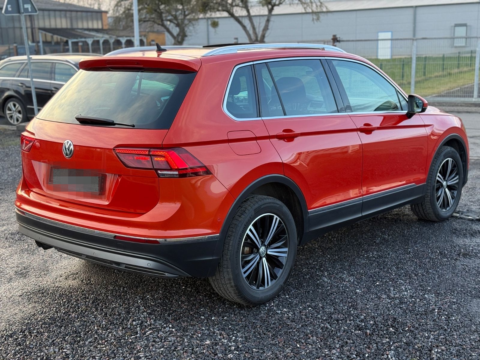 Volkswagen Tiguan Highline-4Motion-LED-KAMERA_PANO-VOLL- foto 6