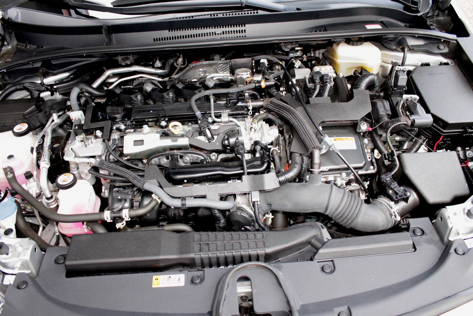 Toyota Corolla 2.0 Hybrid TS  Team D + Technik Paket foto 13