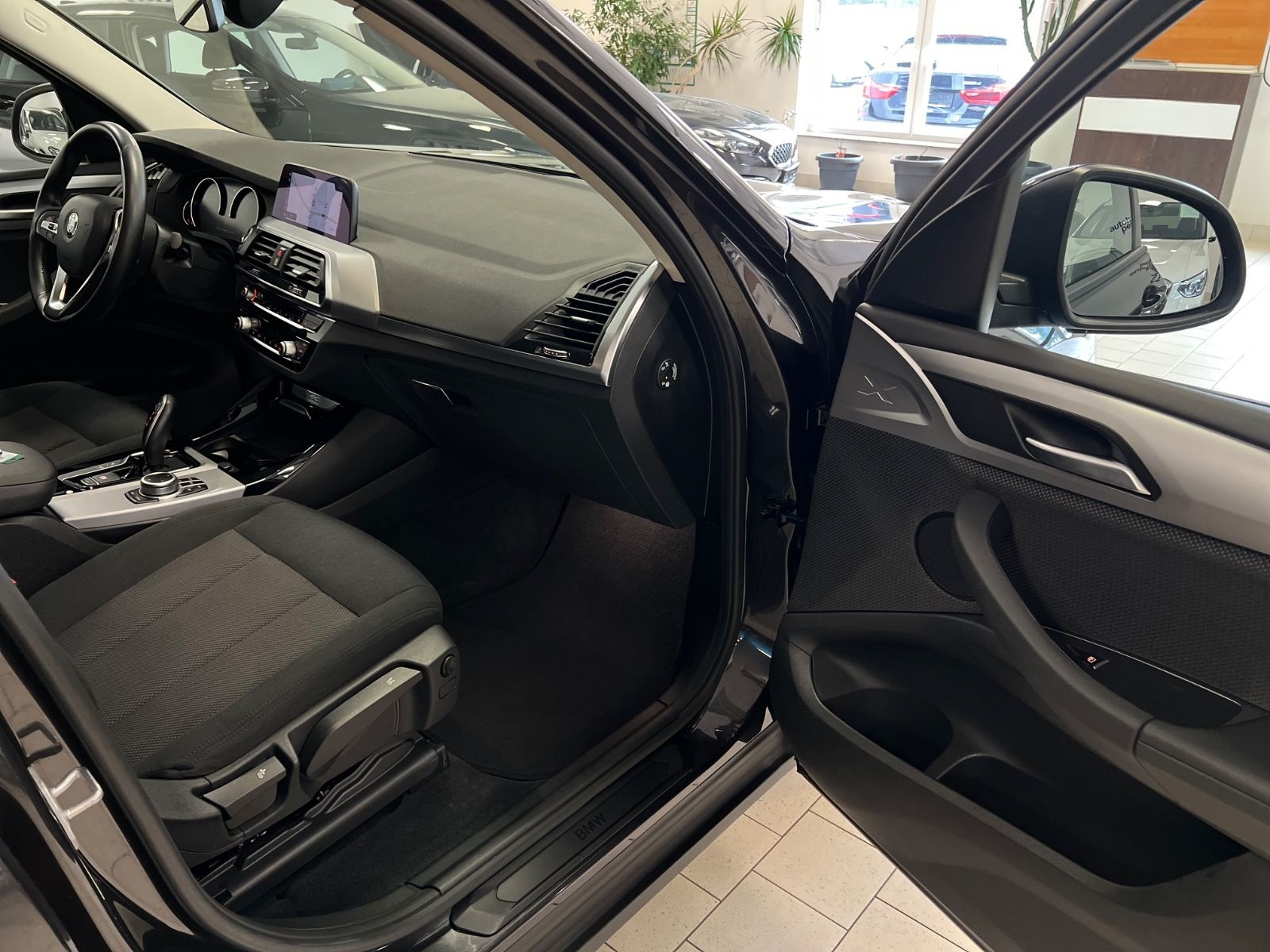 BMW X3 xDrive 20d Aut/Navi/Brems&DriveAssist/WLAN foto 23