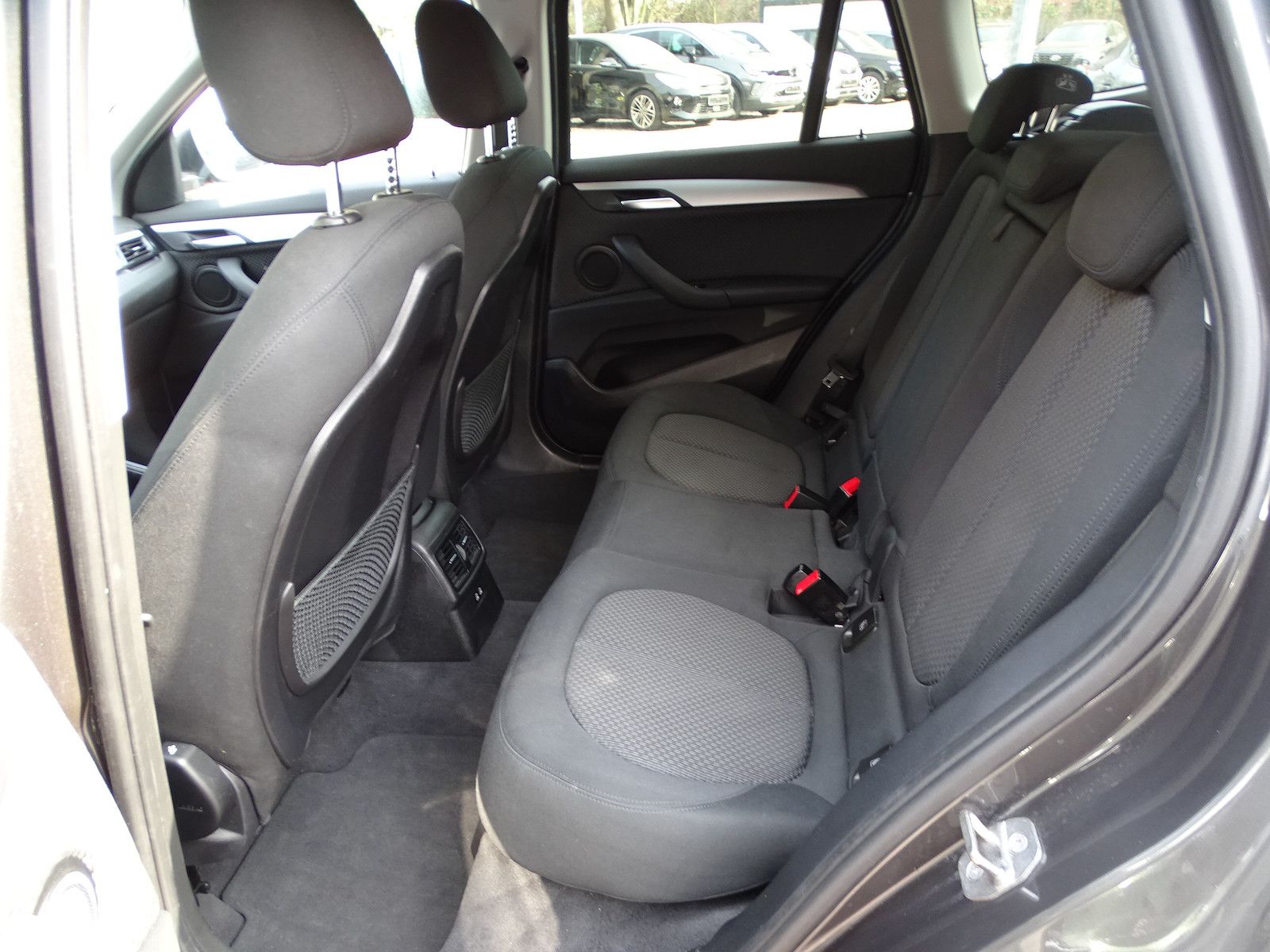 BMW X1 sDrive 18 i Advantage Steptronic foto 8